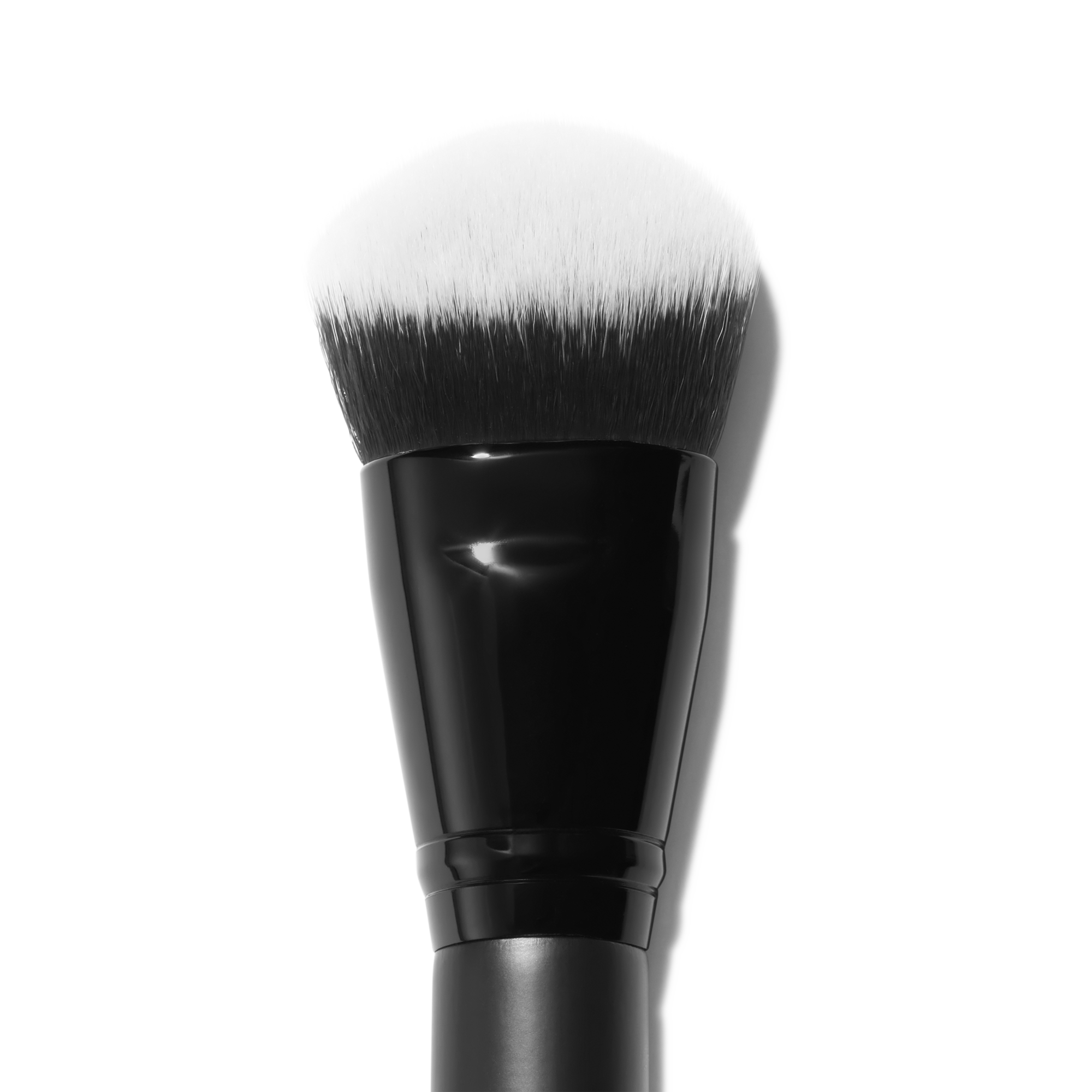 A Quality and Affordable Smooth Swipe Angled Liquid Foundation Synthetic Bristle Head